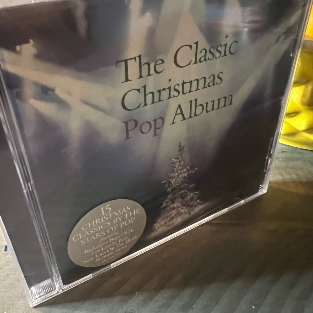 The Classic Christmas Pop Album - Black 15 Christmas Pop Stars [Brand New]